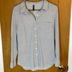 Alter Ego Womens Large Black and White Button Down Blouse